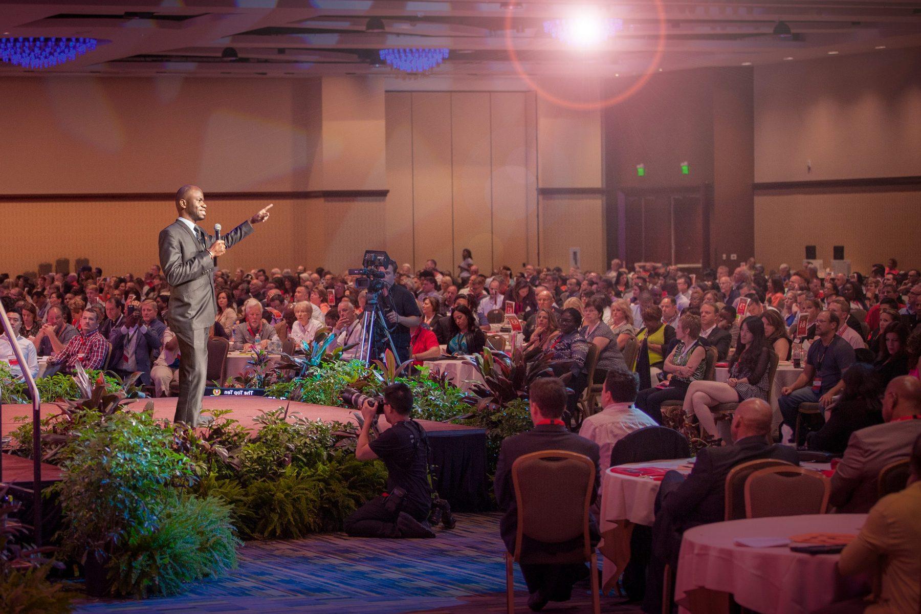 A full auditorium at a WLIF event